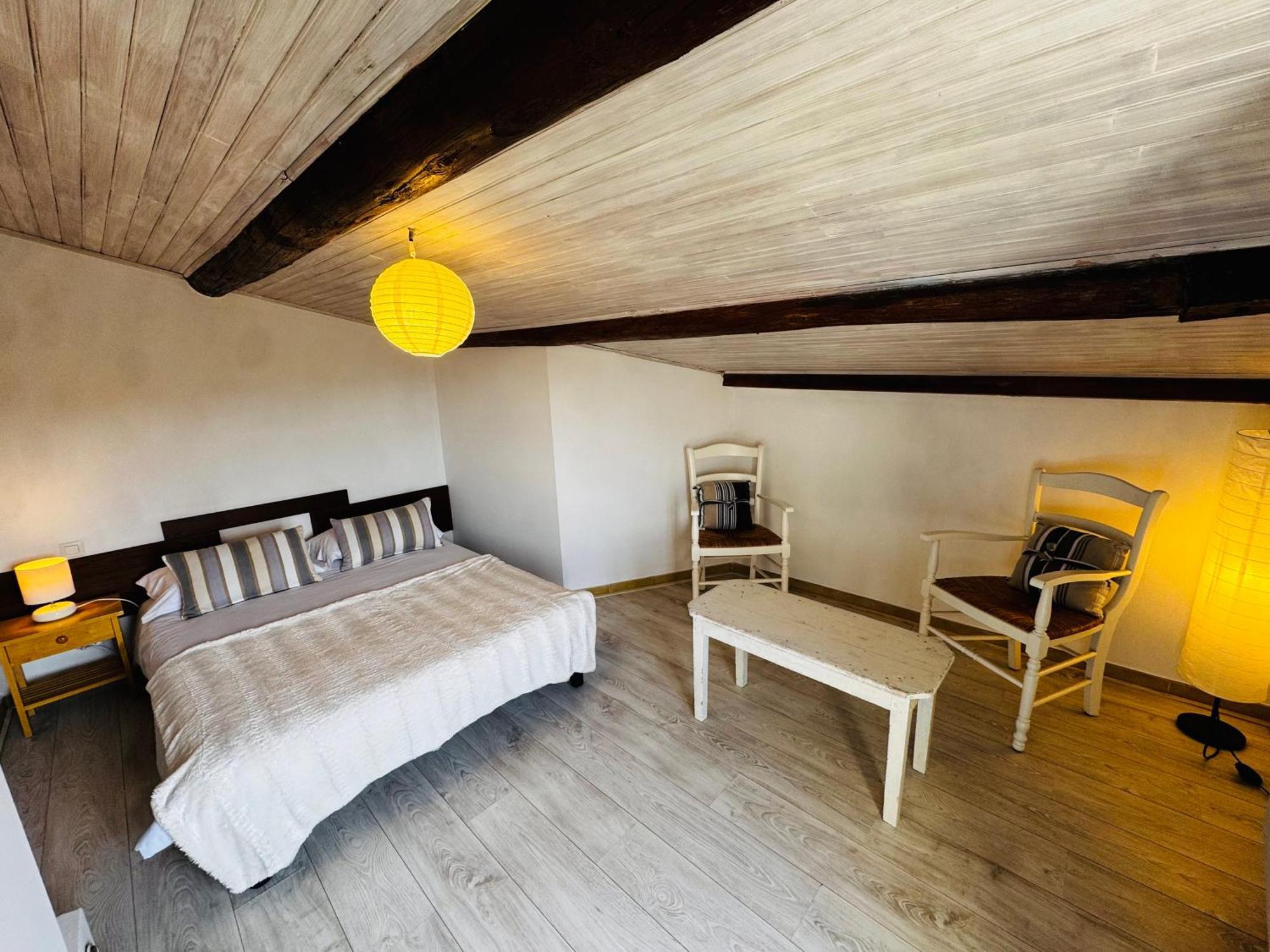 Gite La Bastide De La Loge Au Pied Du Mont Ventoux Sault-de-Vaucluse Ruang foto
